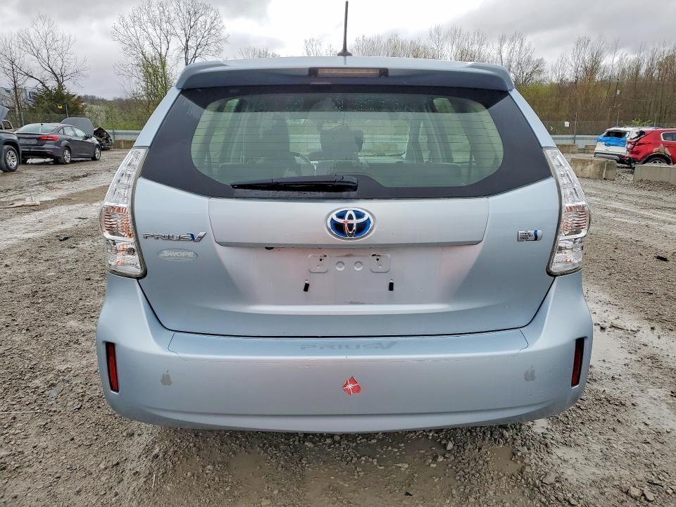 2014 Toyota Prius v Five