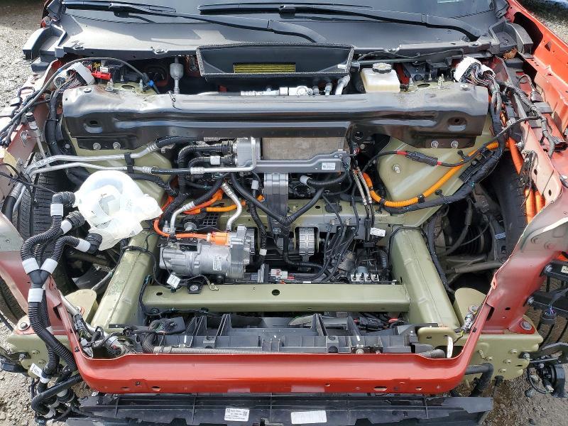 2025 Rivian R1S Adventure