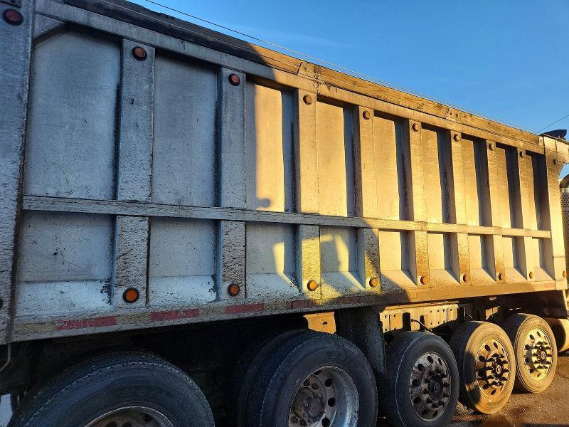2001 Kenworth W900 Dump Truck