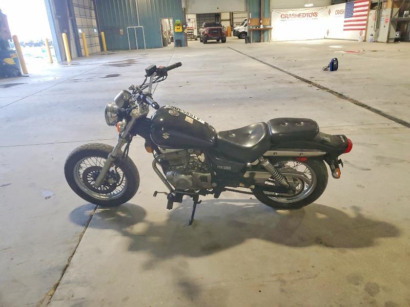 2005 Suzuki GZ250