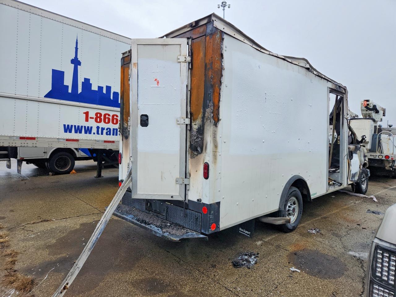 2020 GMC Savana BOX Truck