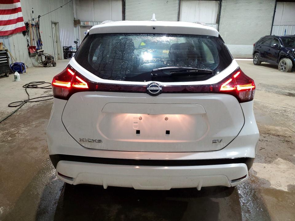 2024 Nissan Kicks sv