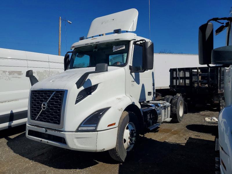 2019 Volvo VNR-Semi Truck