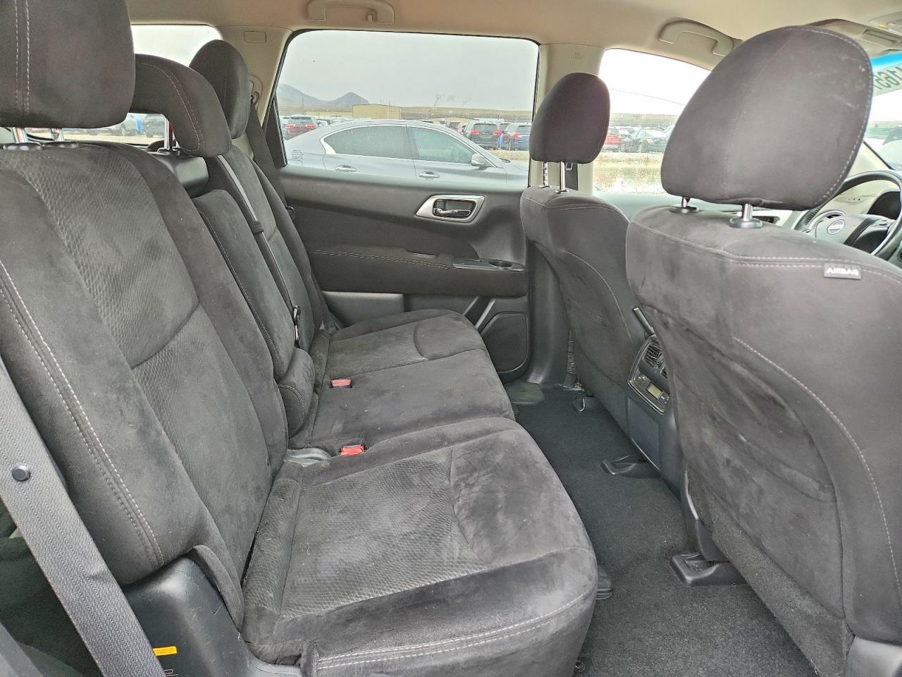 2014 Nissan Pathfinder s