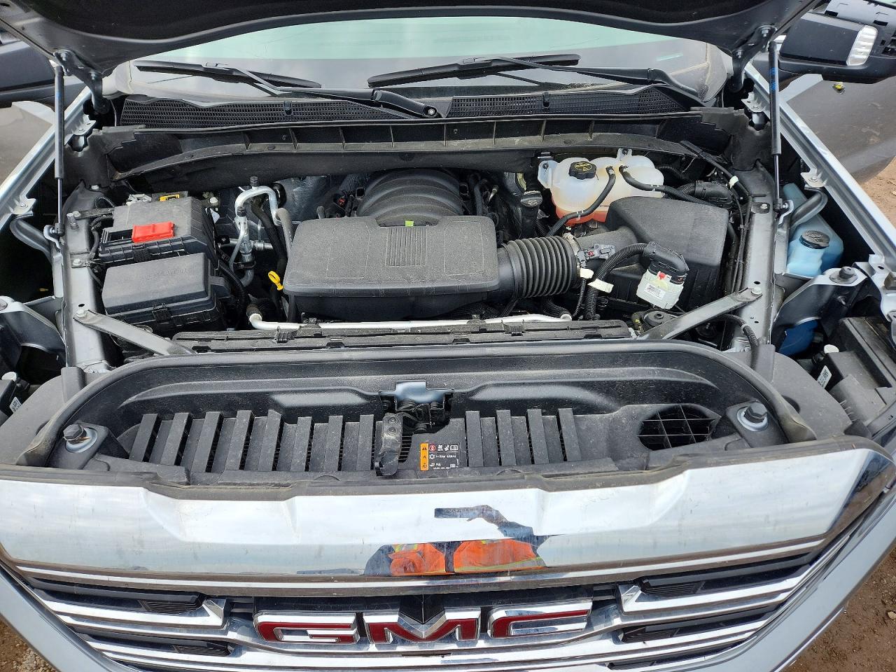 2025 GMC Sierra K1500 SLT