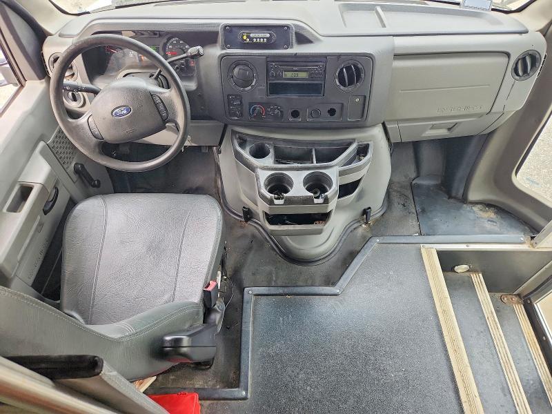 2013 Ford E450 Shuttle Bus