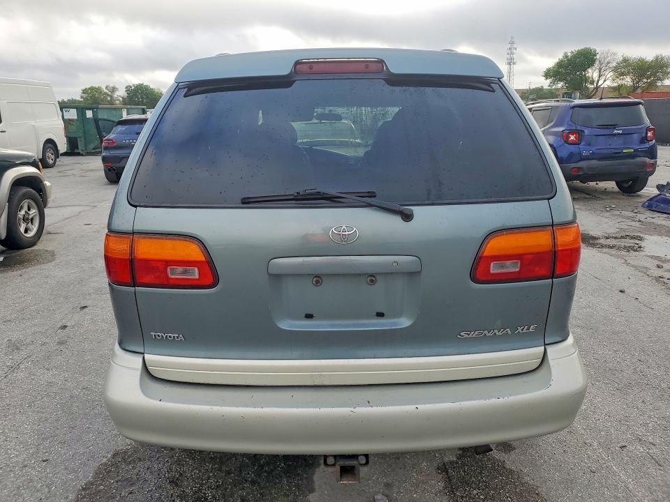 1998 Toyota Sienna xle