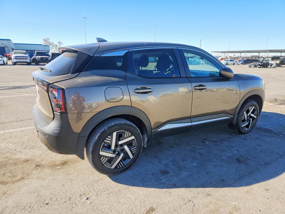 2025 Nissan Kicks sv