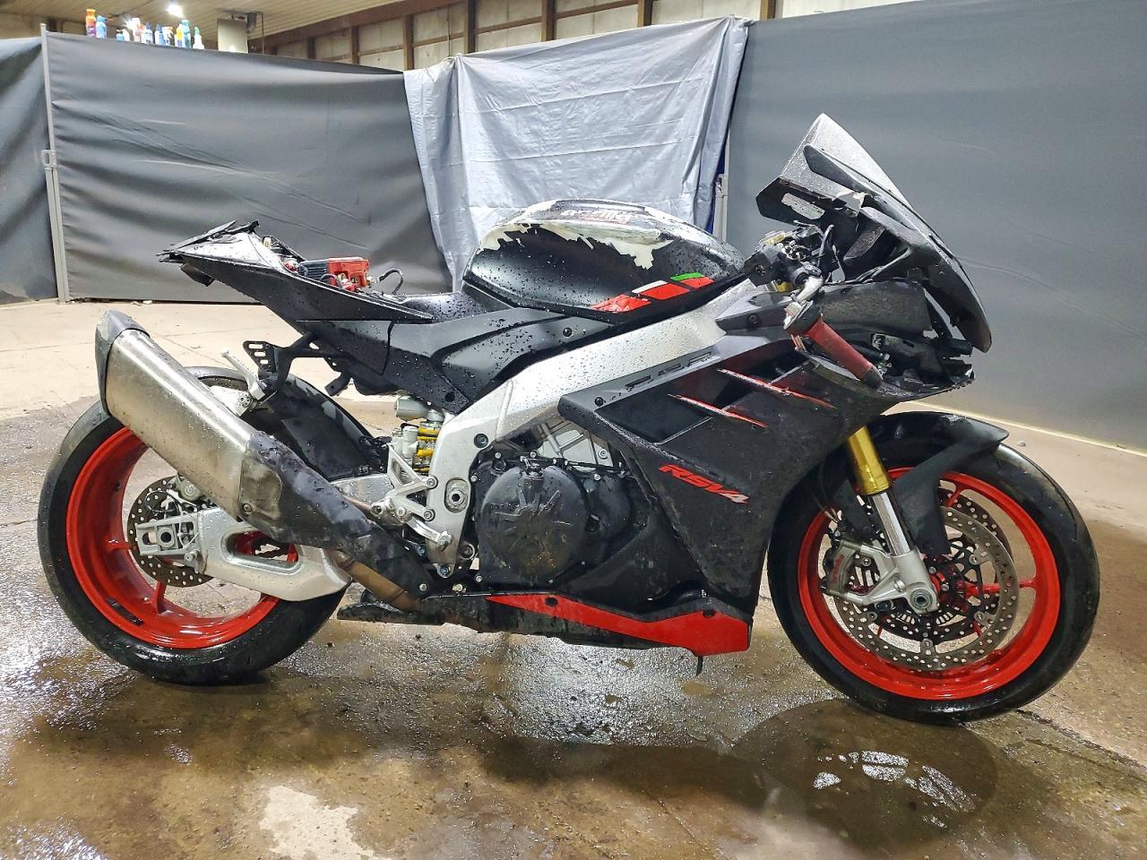 2024 Aprilia RSV4 1100