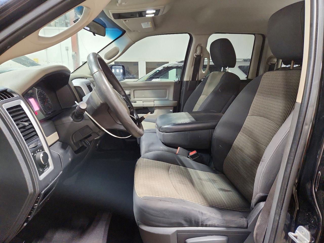 2012 Dodge RAM 1500 SLT Crew CA