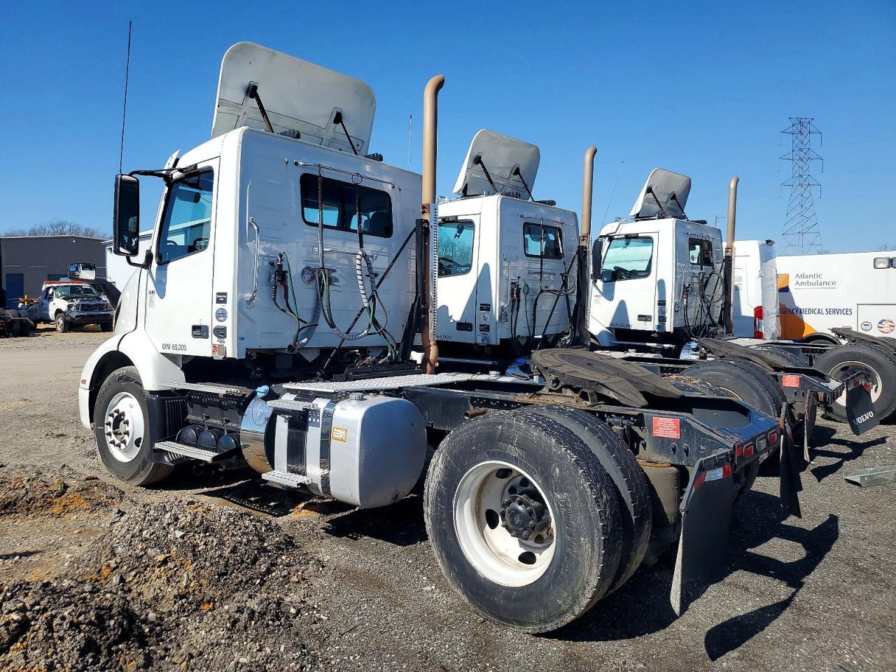2019 Volvo VNR-Semi Truck
