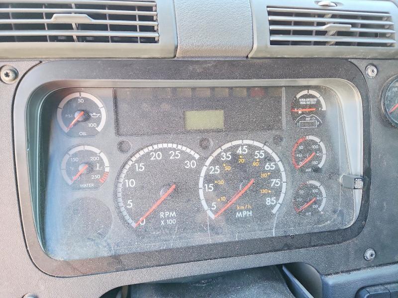 2015 Freightliner Cascadia Semi Truck