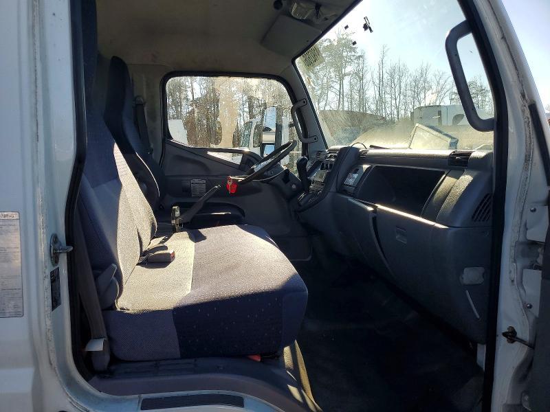 2007 Mitsubishi FE84D Refrigerated BOX Truck