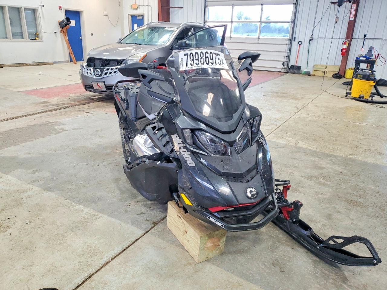 2025 Skidoo Renegade ADR W/ENDUR