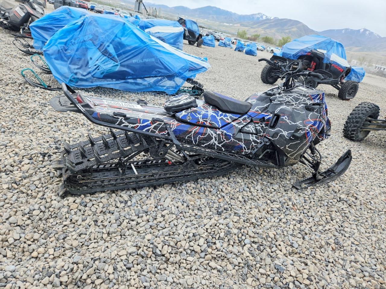 2023 Skidoo Summit X Expert 154