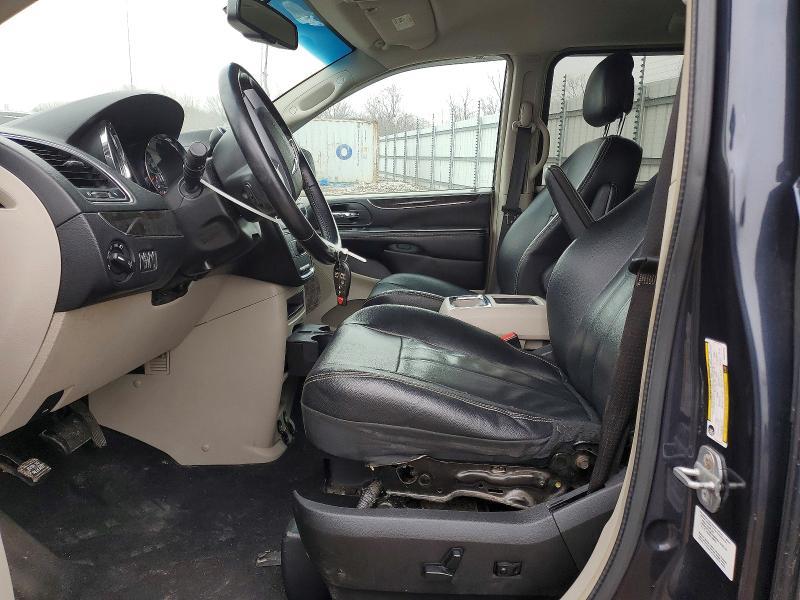 2013 Chrysler Town & Country Touring