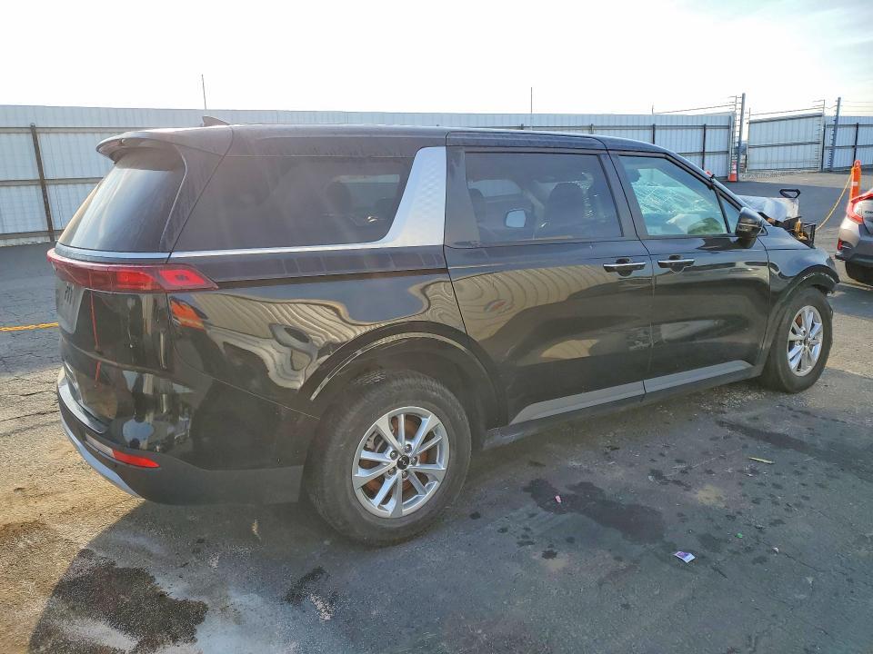 2022 KIA Carnival lx