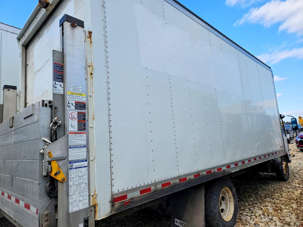 2019 Isuzu NPR HD BOX Truck