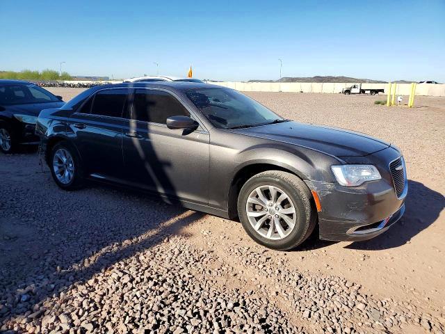 2018 Chrysler 300 Touring