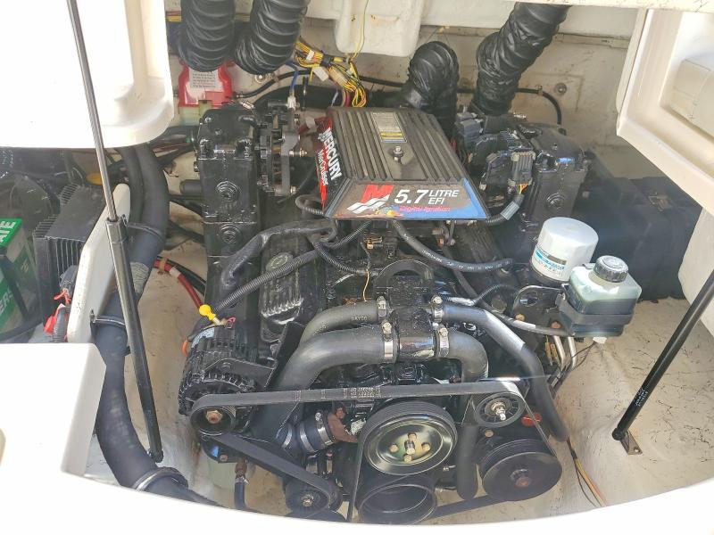 2002 Maxum Boat