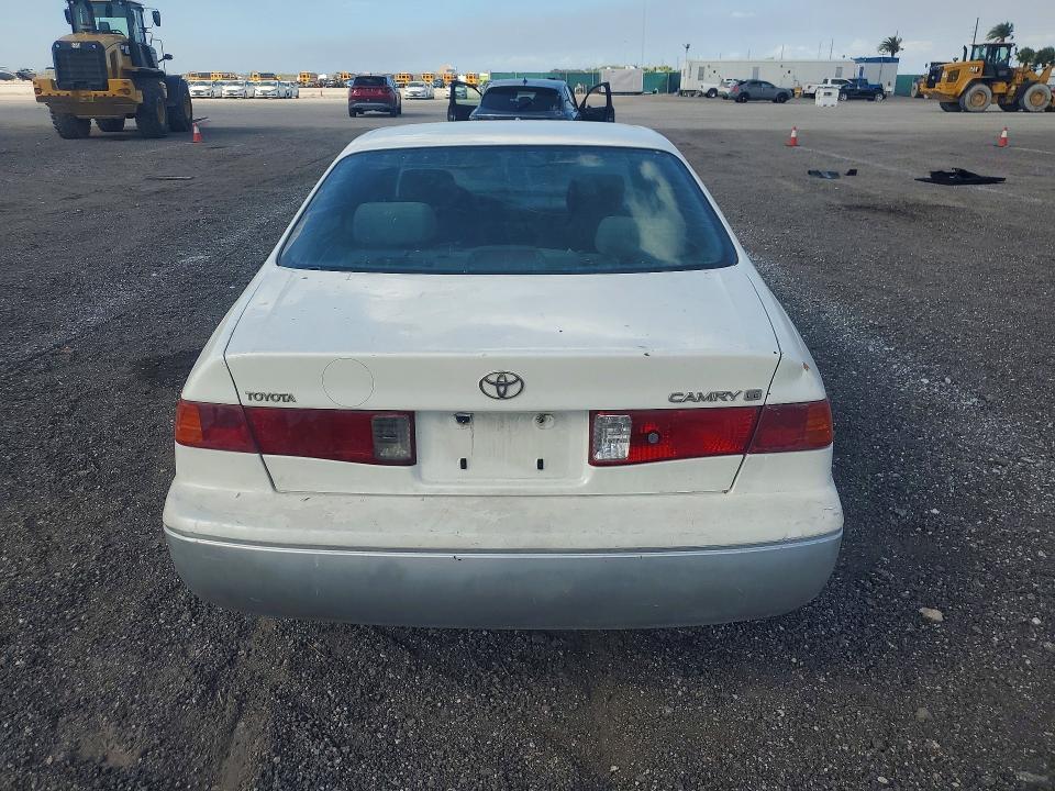 2001 Toyota Camry le