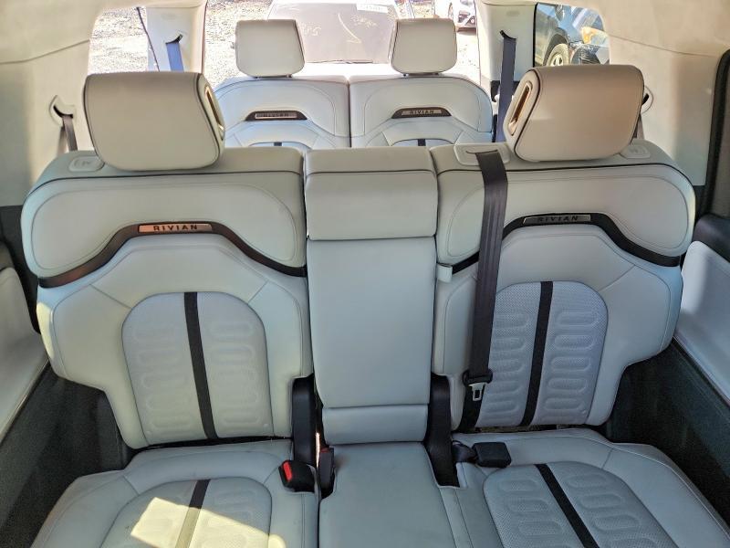 2024 Rivian R1S Adventure