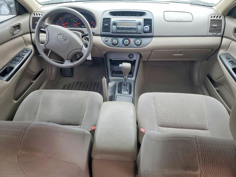 2005 Toyota Camry le