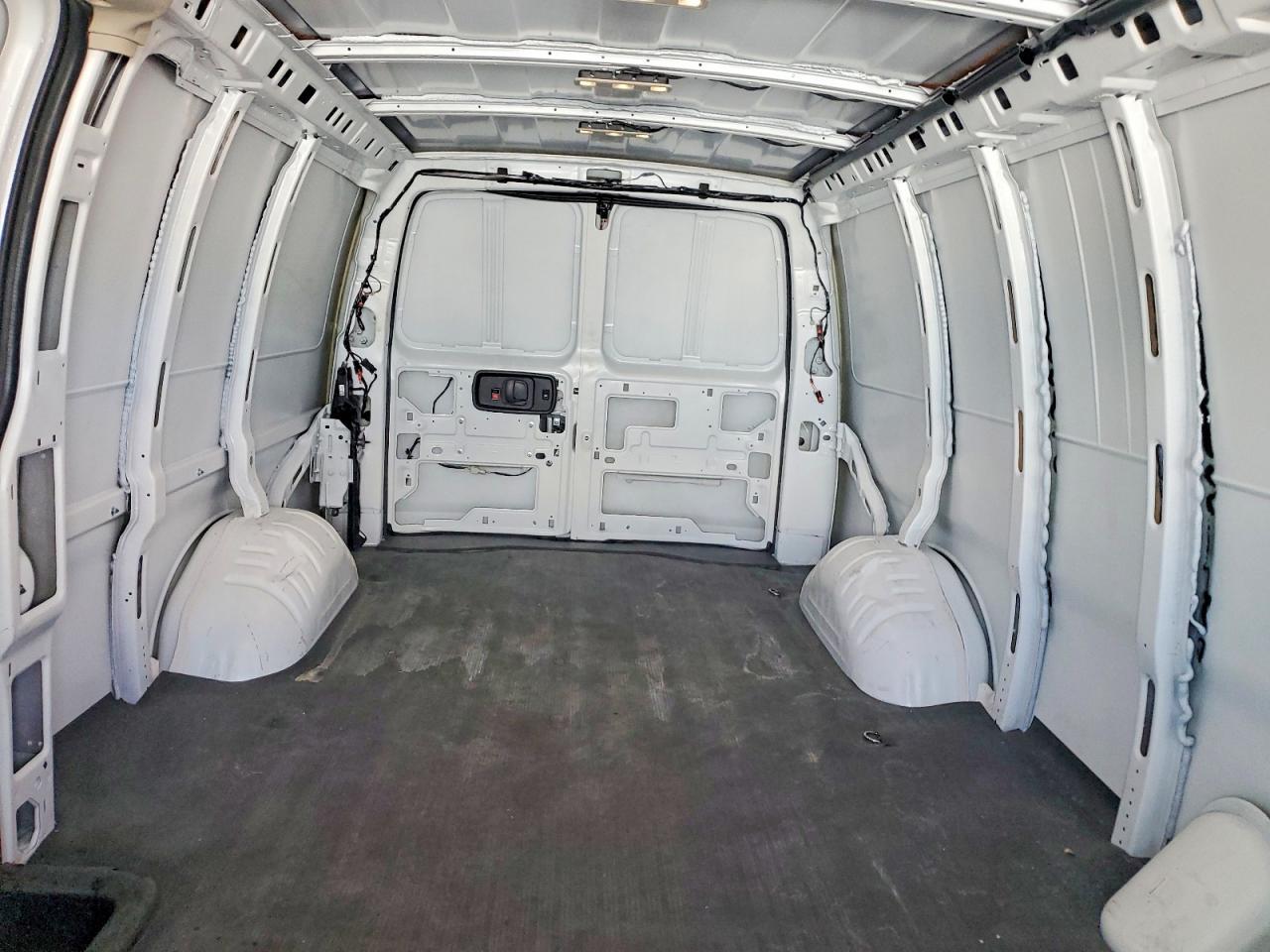 2025 Chev Express G2500