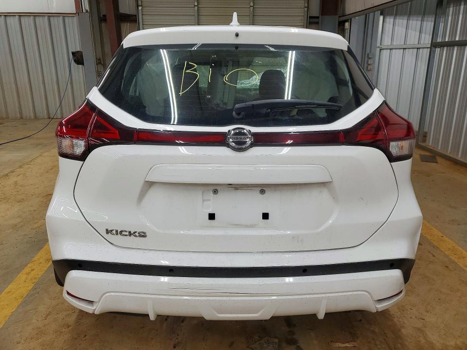 2021 Nissan Kicks s