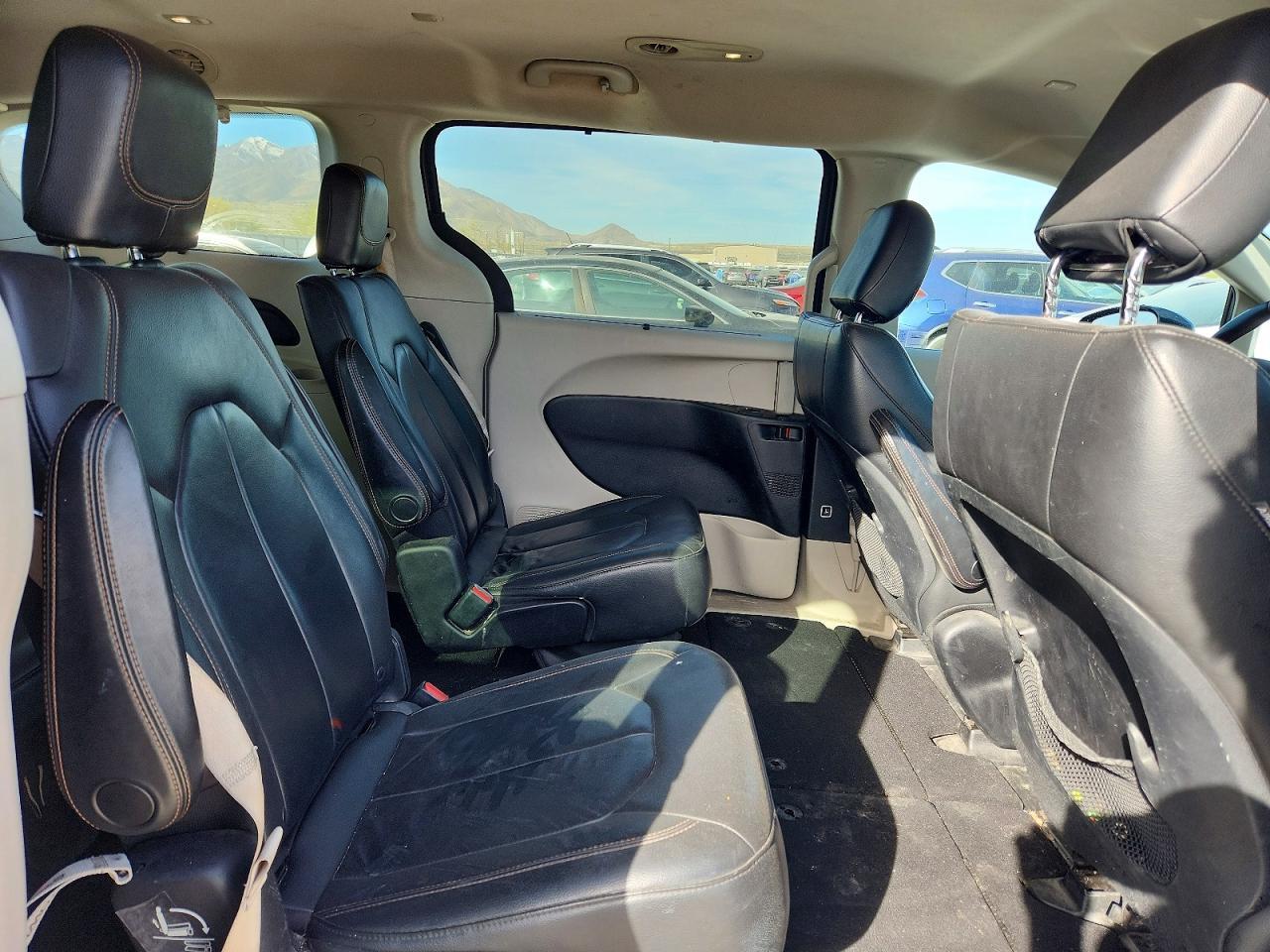 2017 Chrysler Pacifica Touring l