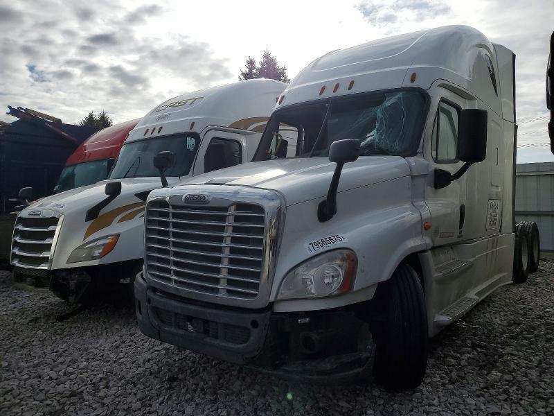 2017 Freightliner Cascadia 125 Semi Truck