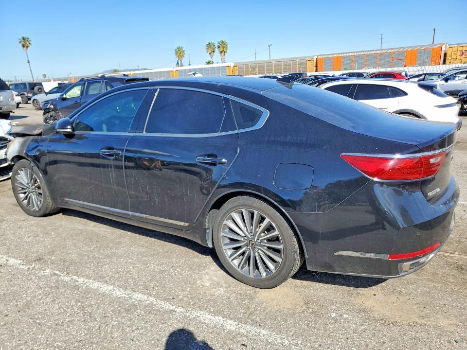 2019 KIA Cadenza Premium