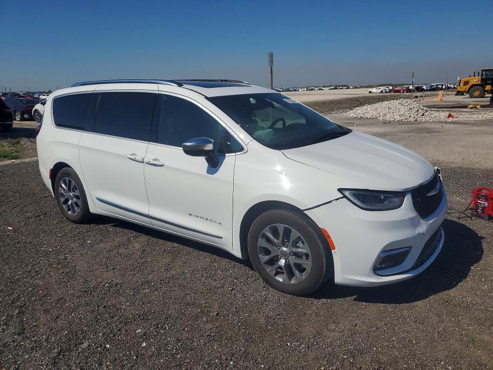 2025 Chrysler Pacifica Hybrid Pinnacle