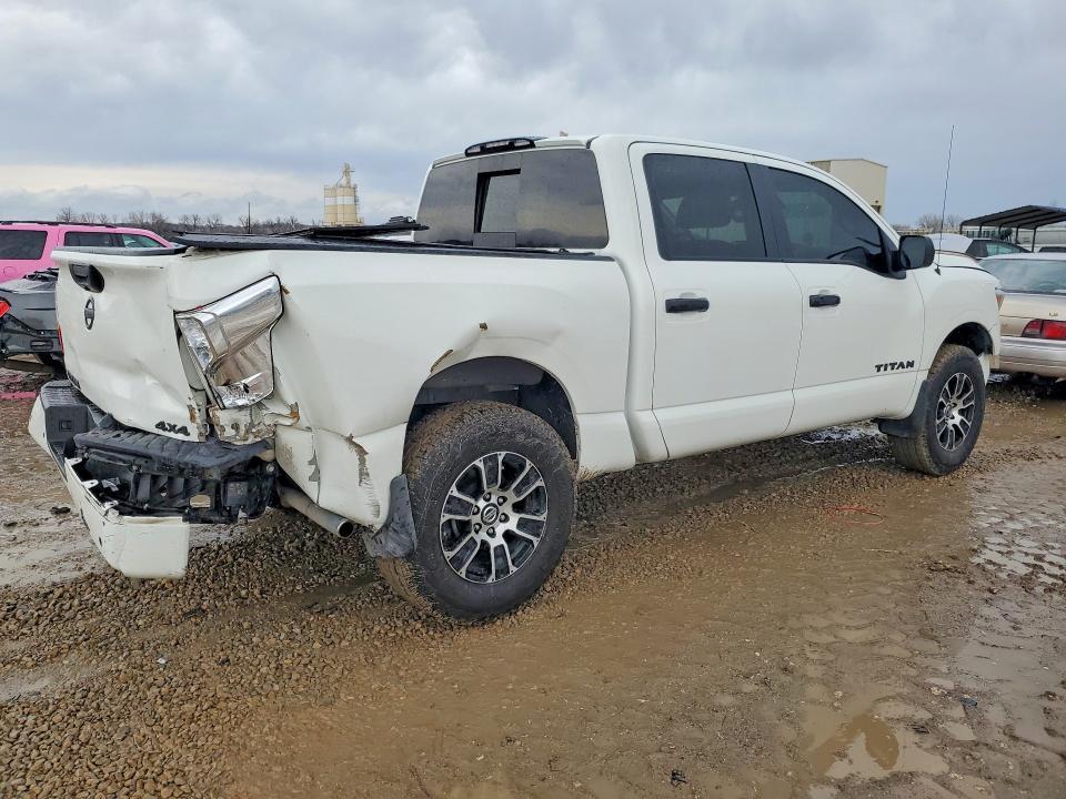 2021 Nissan Titan SV