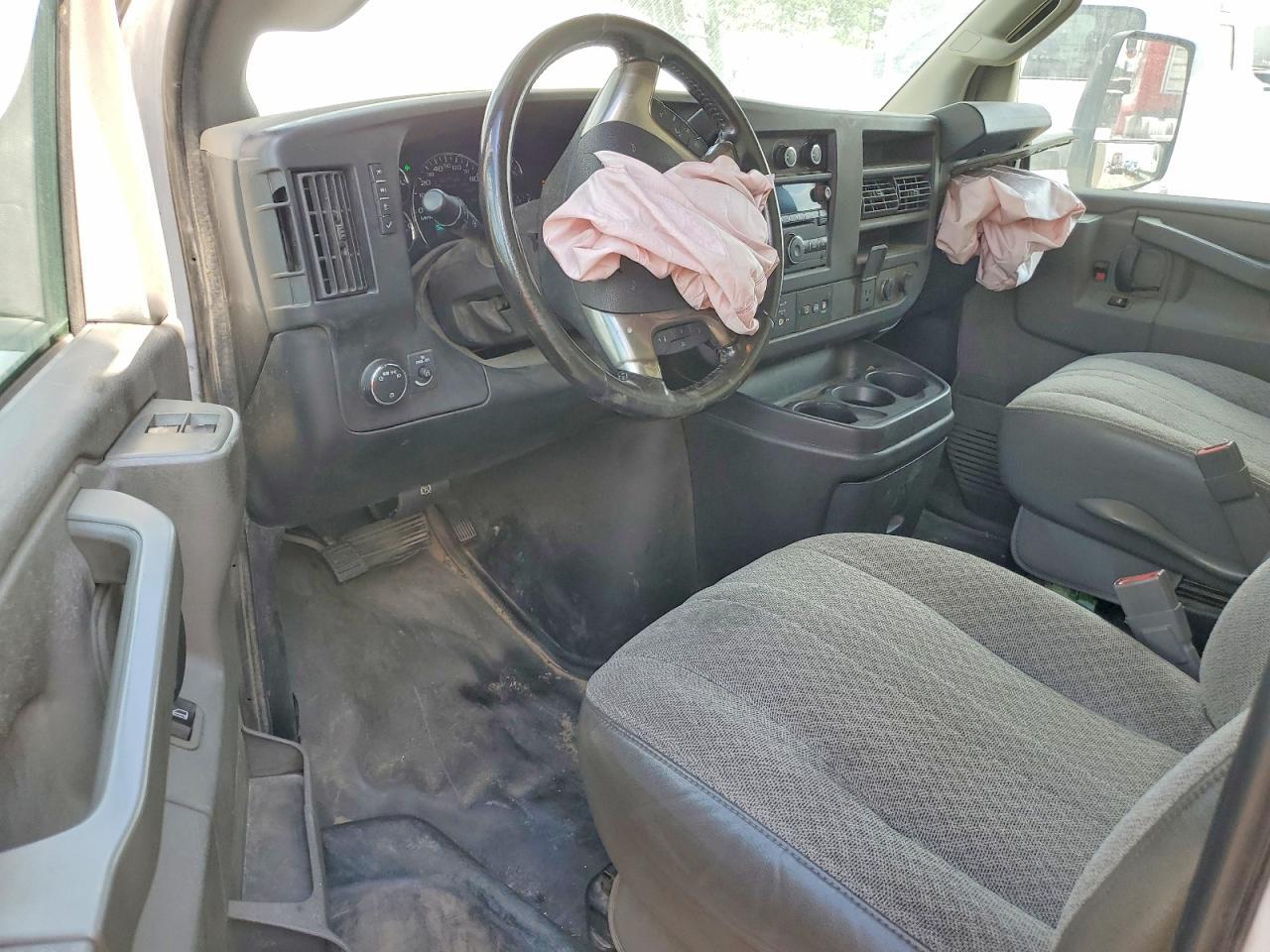 2019 GMC Savana BOX Truck