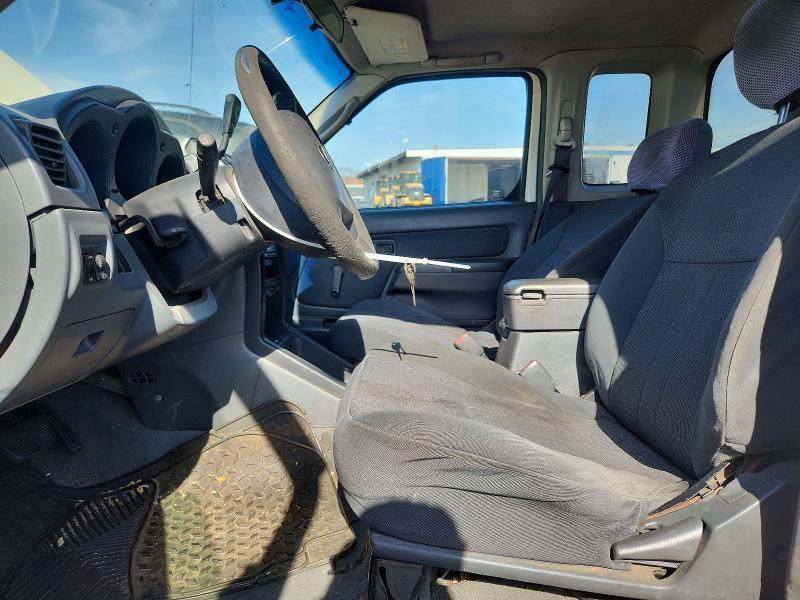 2003 Nissan Frontier Standard