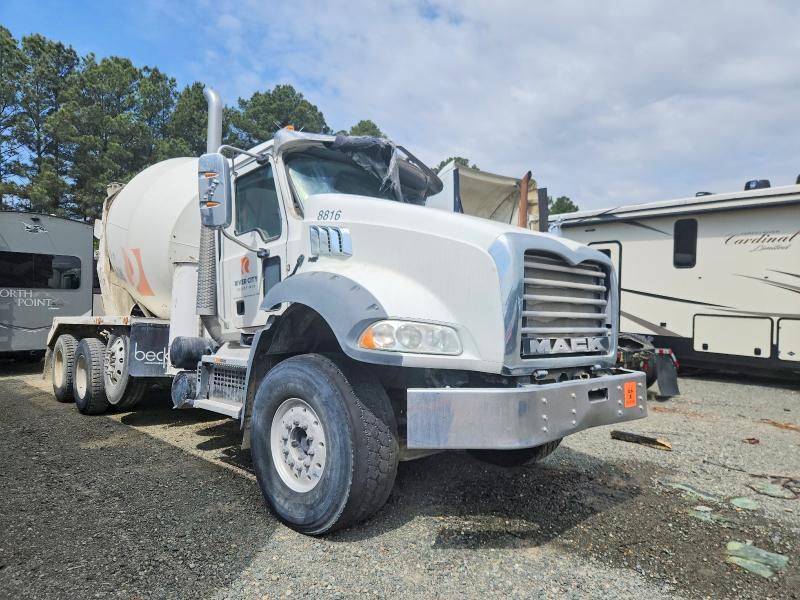 2022 Mack Granite