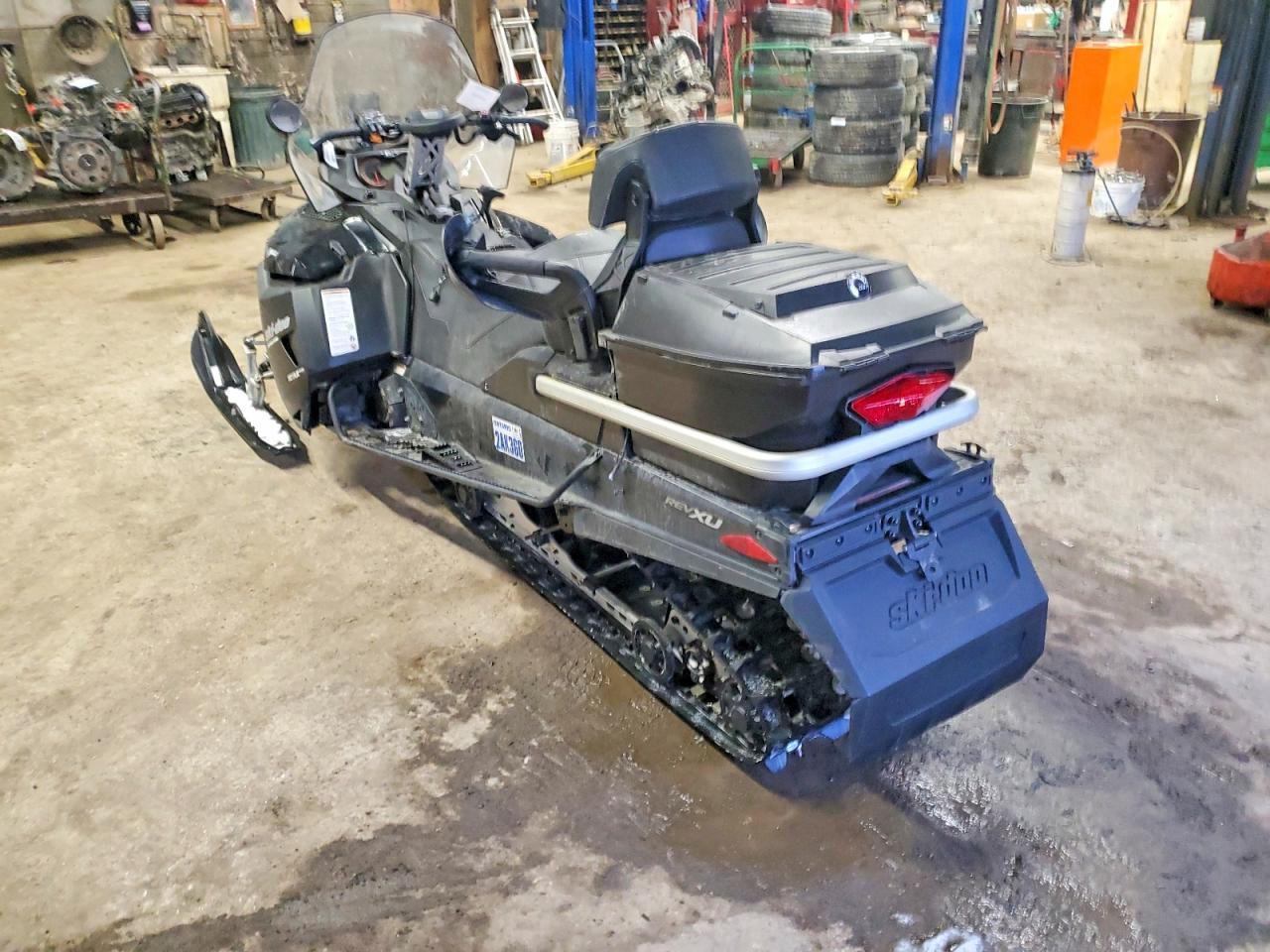 2016 Skidoo Snowmobile