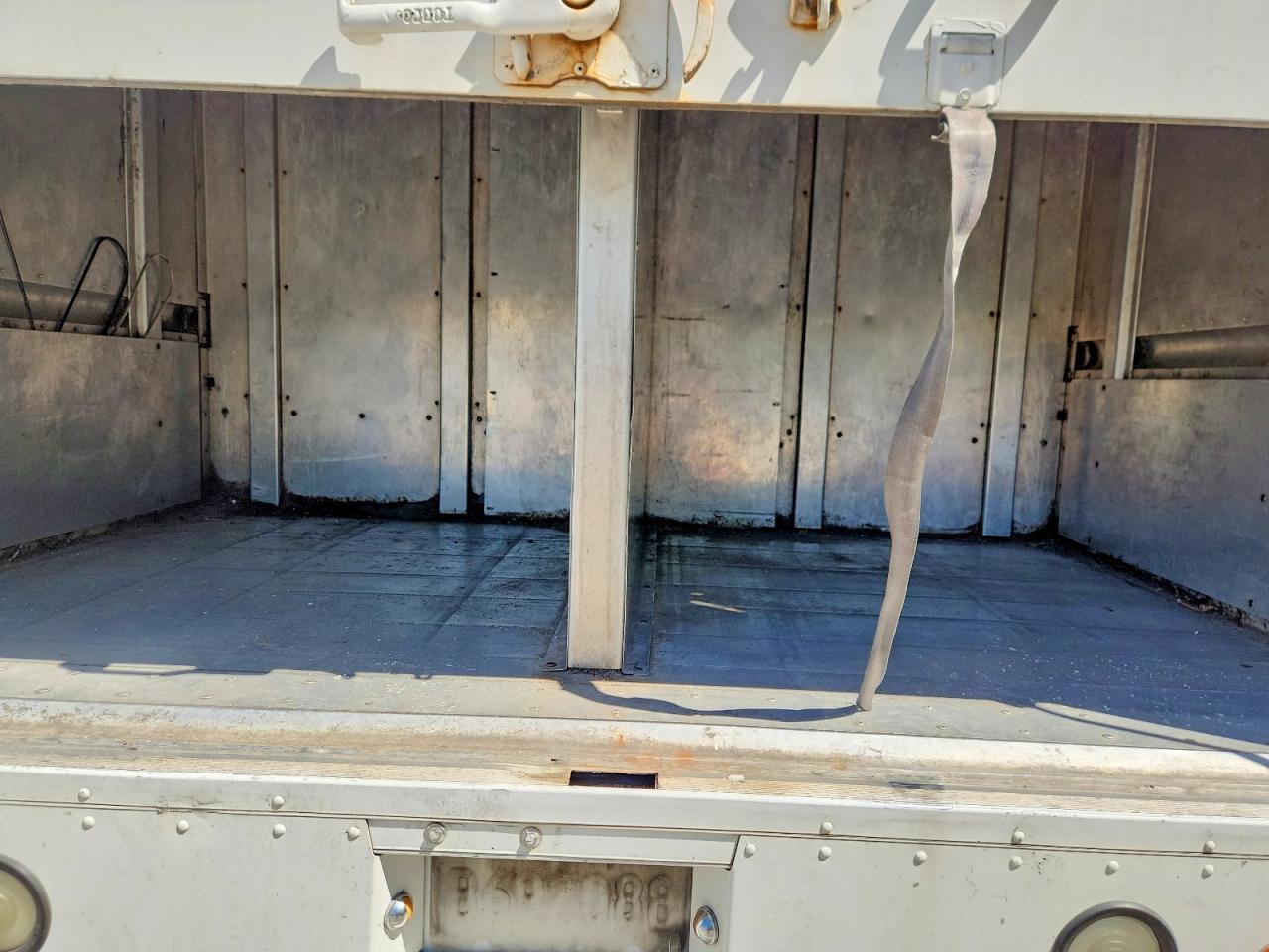 2008 Freightliner MT45 Chassis Delivery Truck