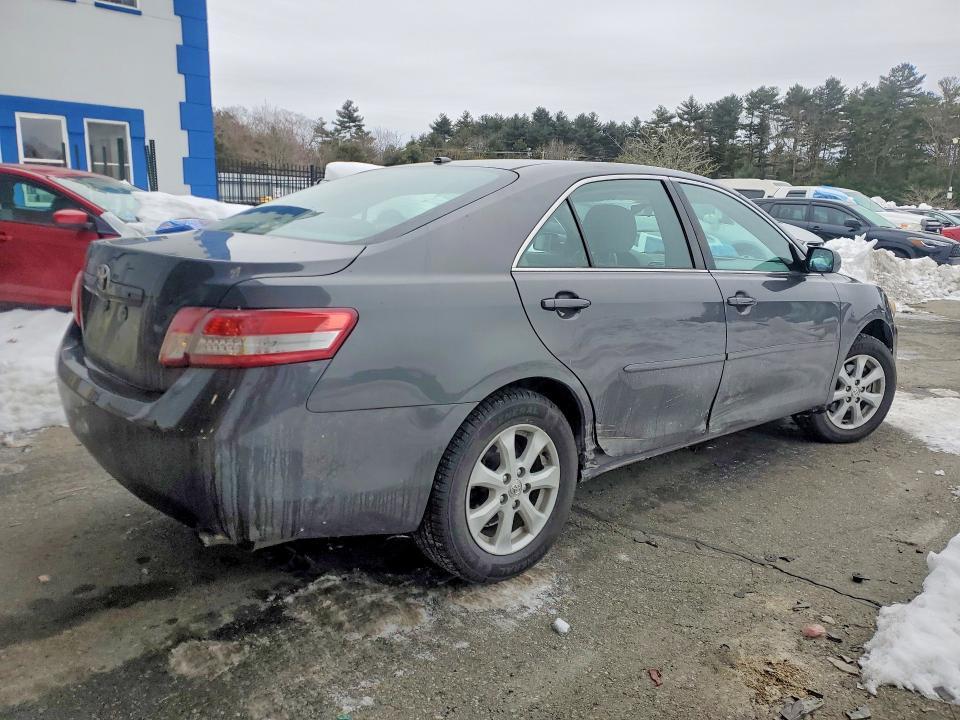 2010 Toyota Camry le