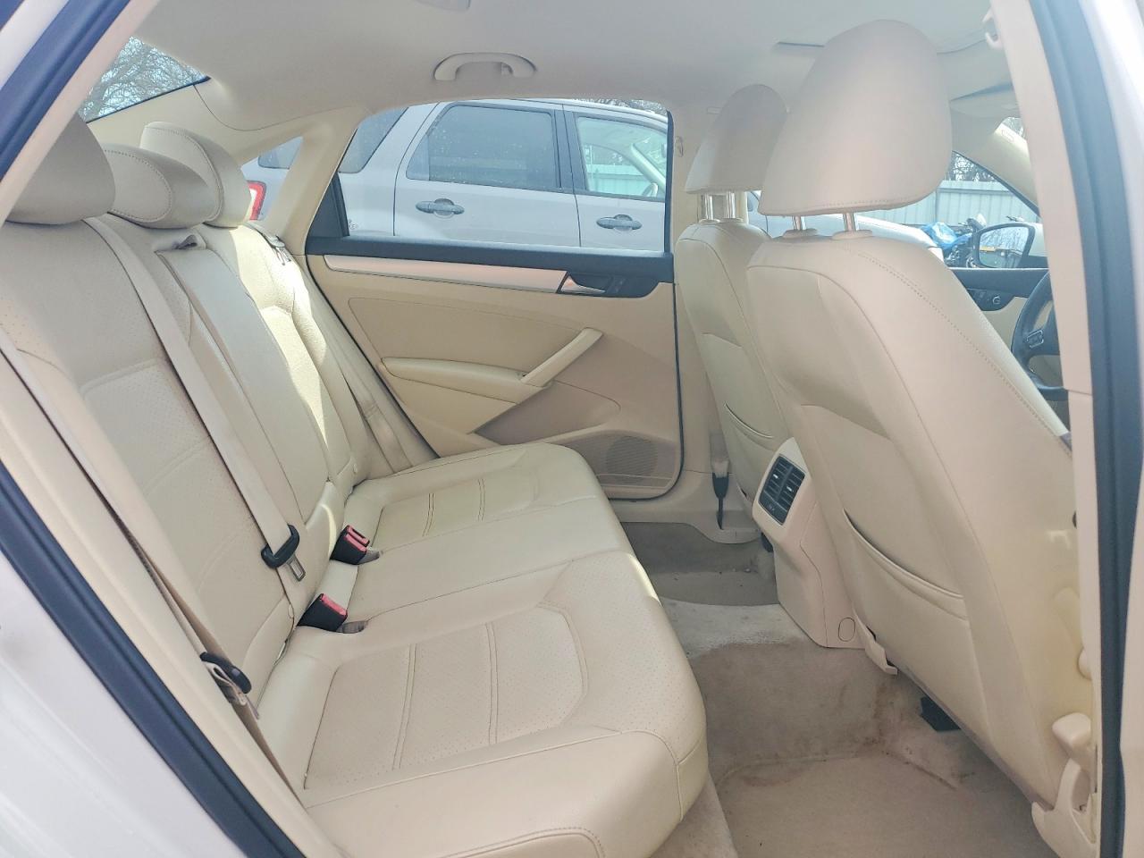 2013 Volkswagen Passat se