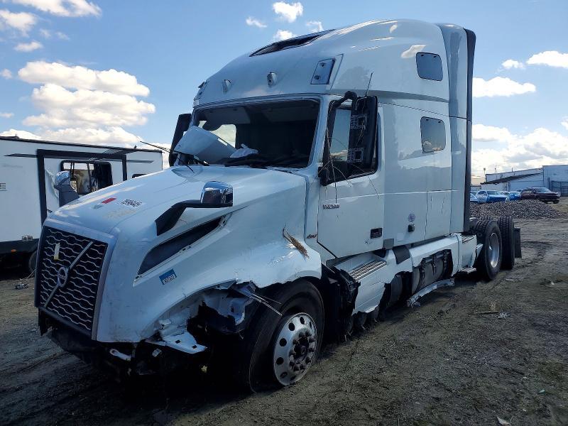 2021 Volvo VNL Semi Truck