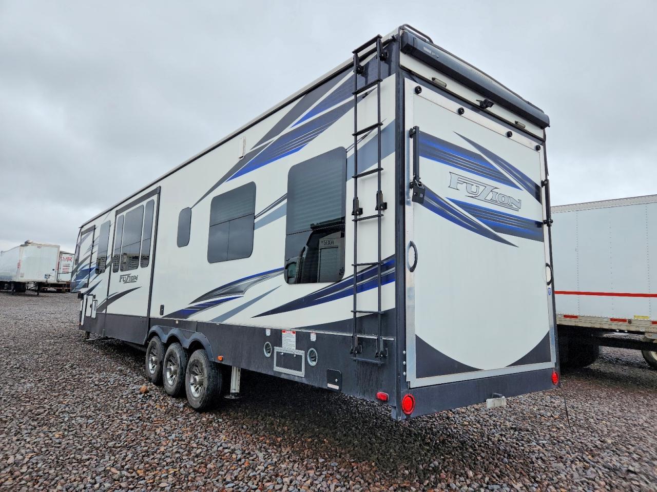 2019 Keystone Fuzion Camper
