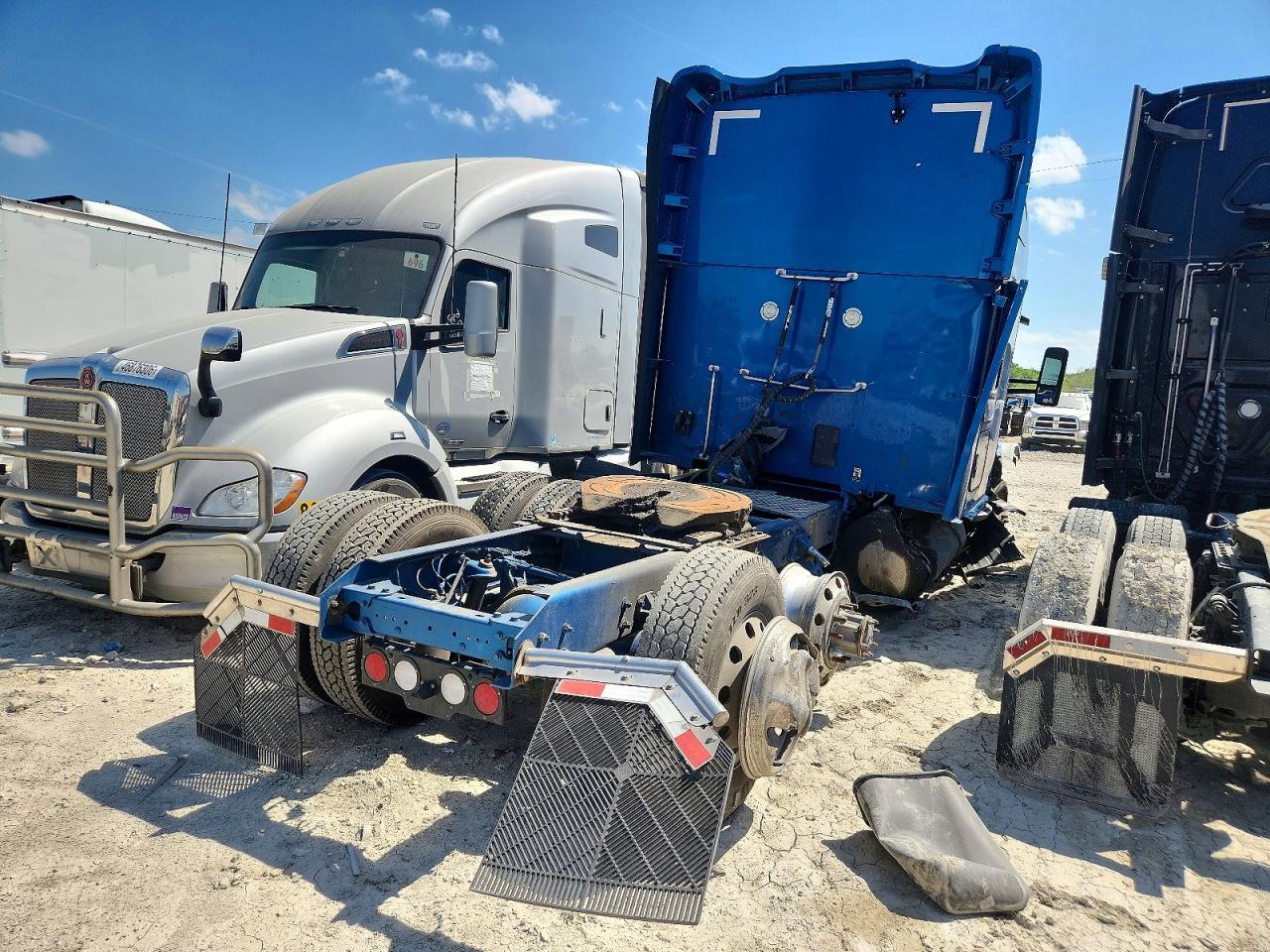 2022 Kenworth T680 Semi Truck