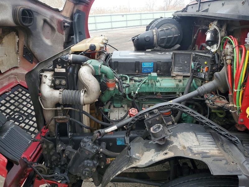 2013 Volvo VNL Semi Truck