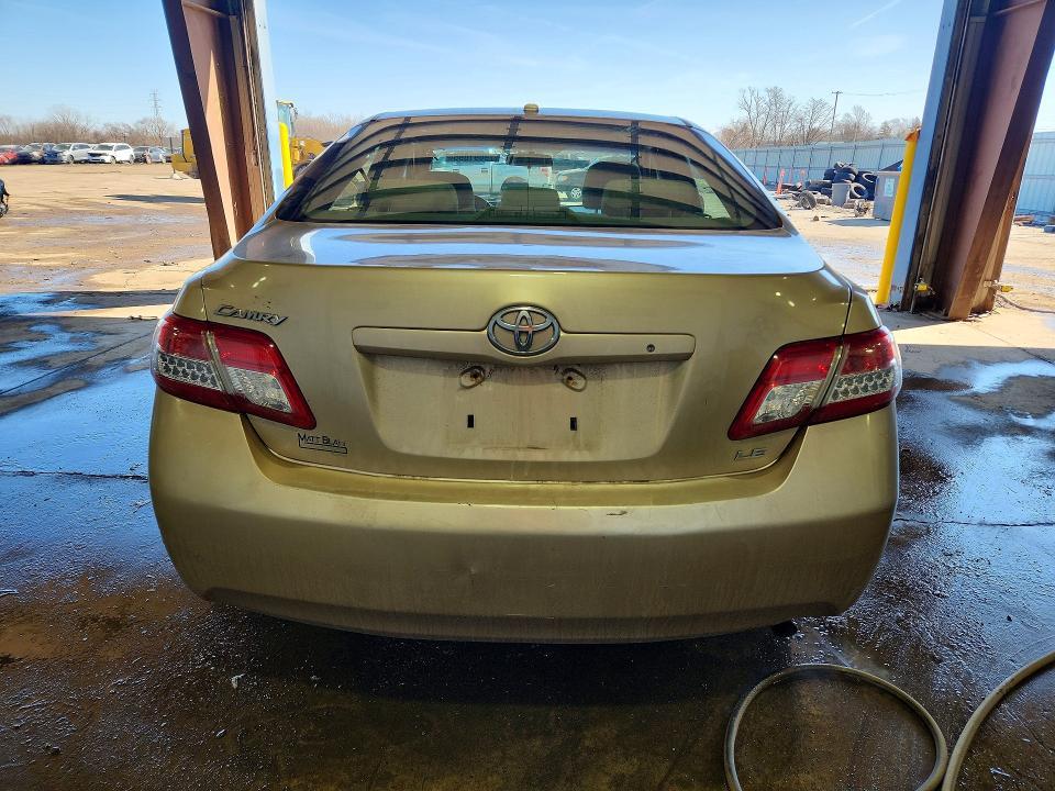 2010 Toyota Camry le