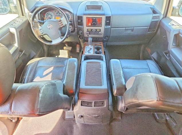 2010 Nissan Titan SE
