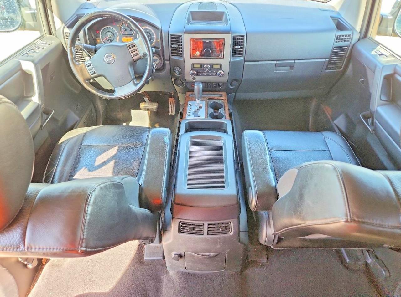 2010 Nissan Titan SE