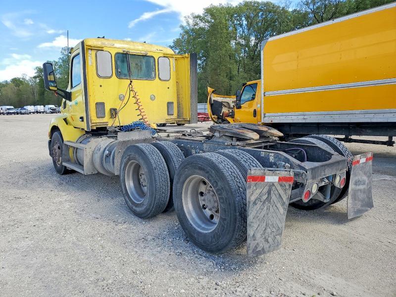 2017 Peterbilt 579 Semi Truck