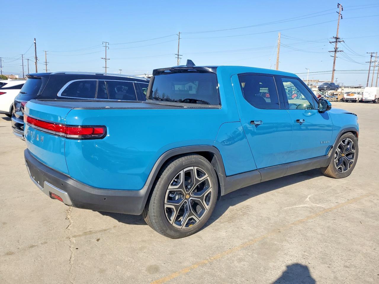 2025 Rivian R1T Adventure